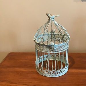 Decor- bird cage 9”by 5”. Color is pretty accurate on picture.
